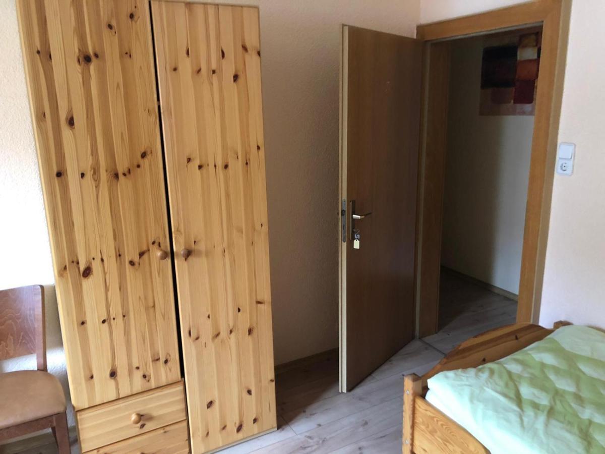 Monteurunterkunft Oberhausen-Rheinhausen エクステリア 写真
