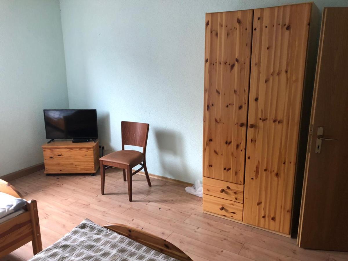 Monteurunterkunft Oberhausen-Rheinhausen エクステリア 写真